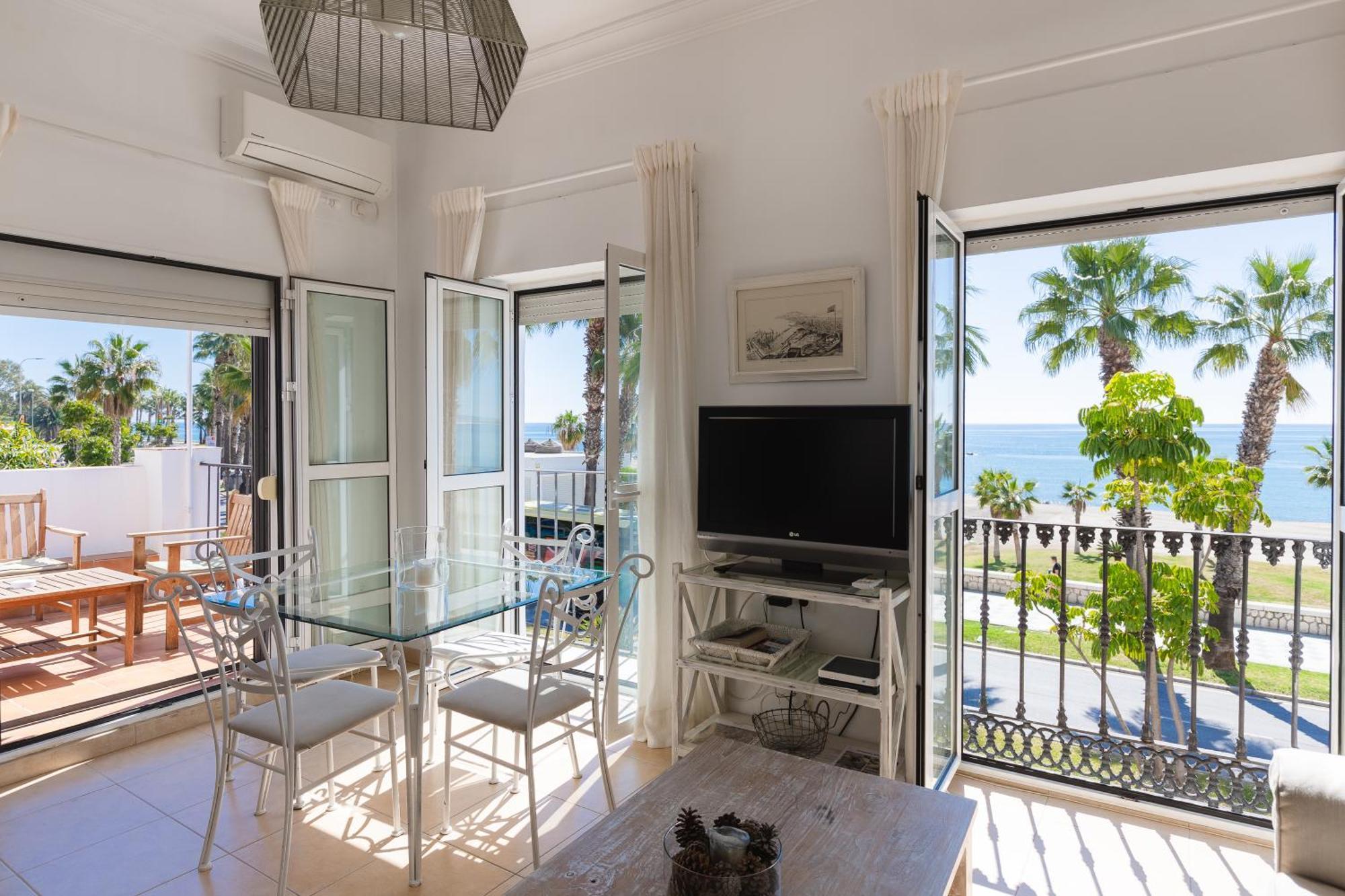 Apartamento Con Encanto En Primera Linea De Playa Málaga Kültér fotó