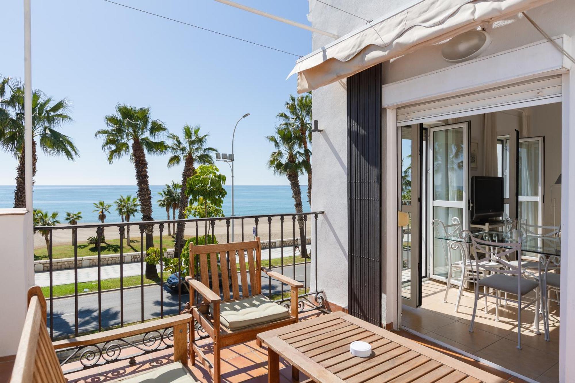 Apartamento Con Encanto En Primera Linea De Playa Málaga Kültér fotó