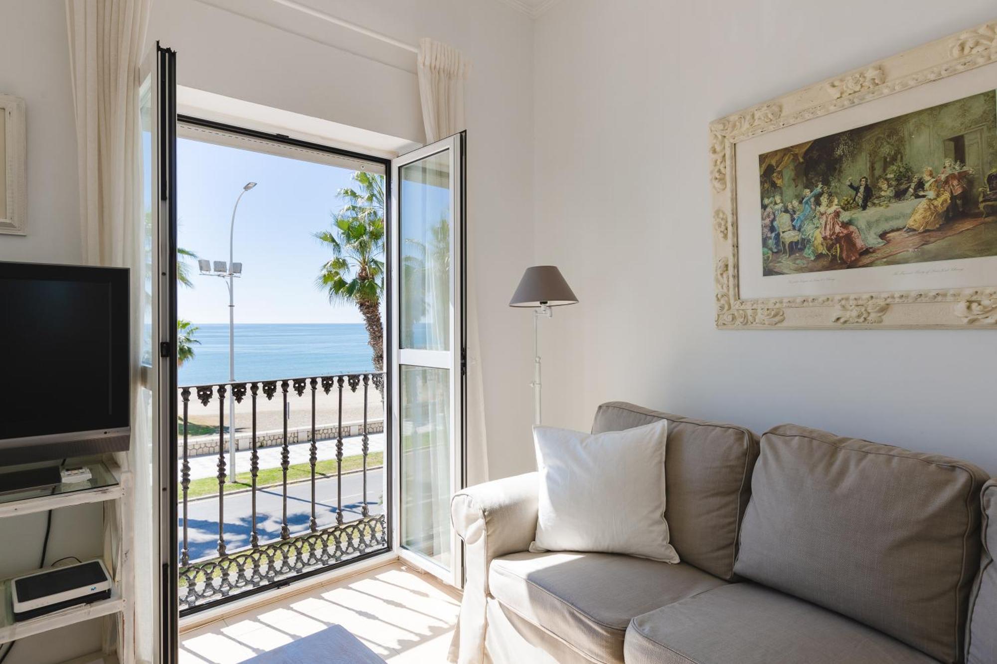 Apartamento Con Encanto En Primera Linea De Playa Málaga Kültér fotó